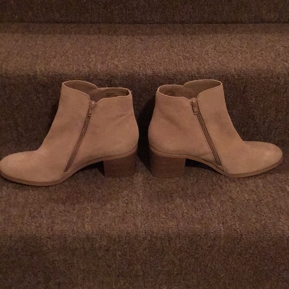 🤠NWT Reaction Kenneth Cole Genuine Leather Booties - Picture 3 of 8